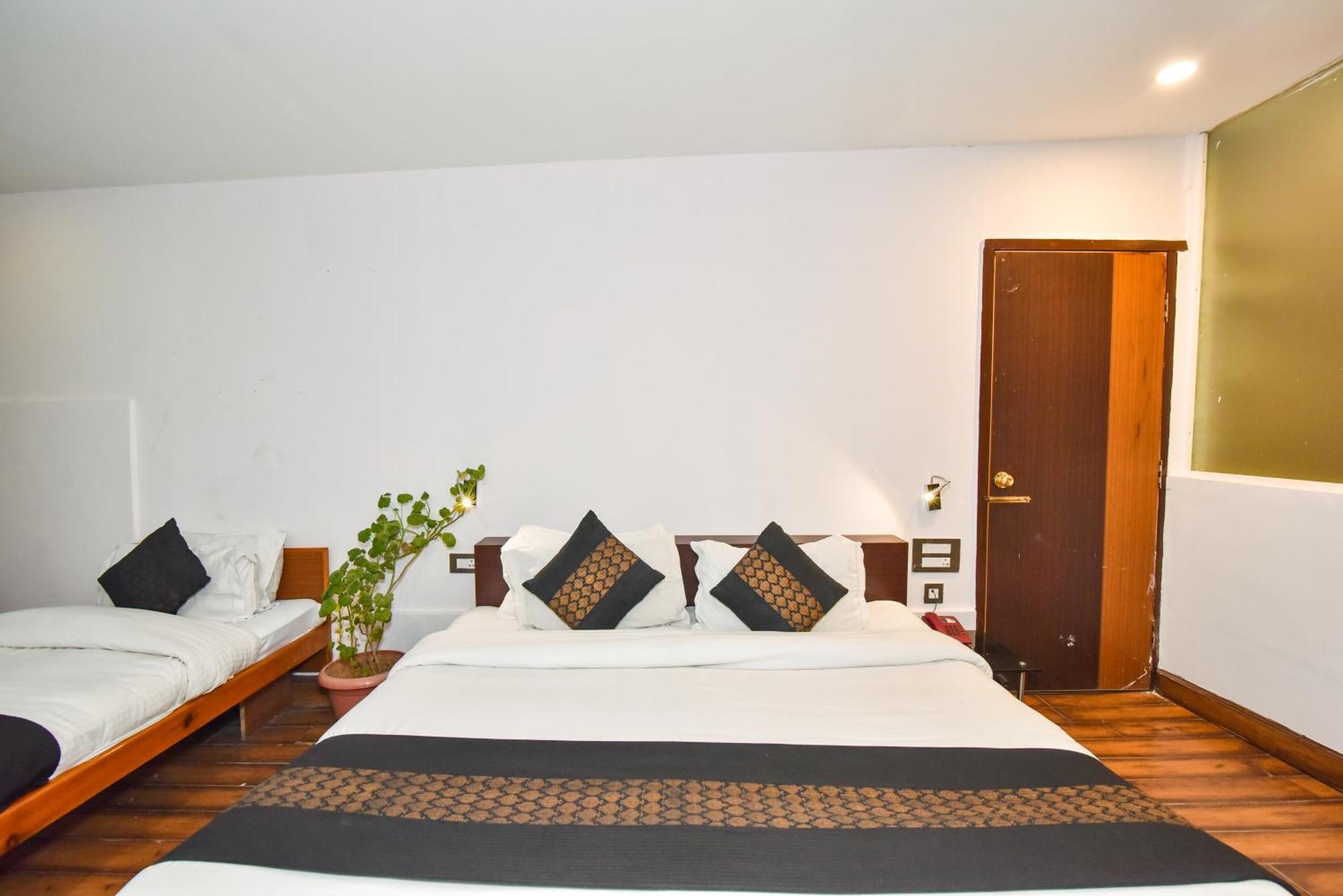 M Hotel And Restaurant McLeod Ganj Zewnętrze zdjęcie